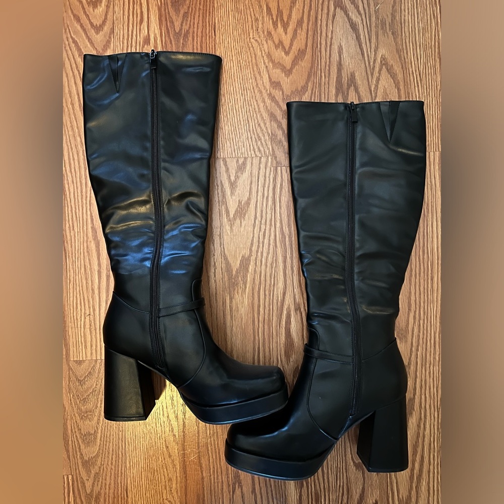 TOP Moda Black Heeled Boots